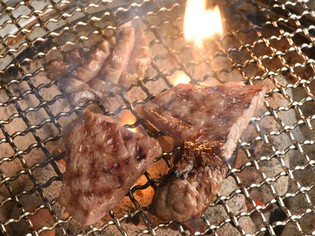 肉の匠から仕入れる厳選された「肉」をリーズナブルに堪能