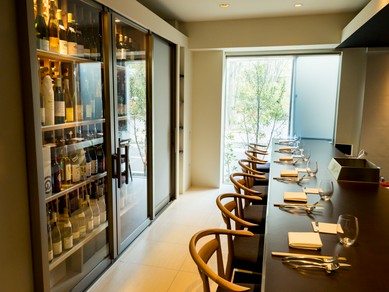 料理をより深く楽しむための一杯を用意