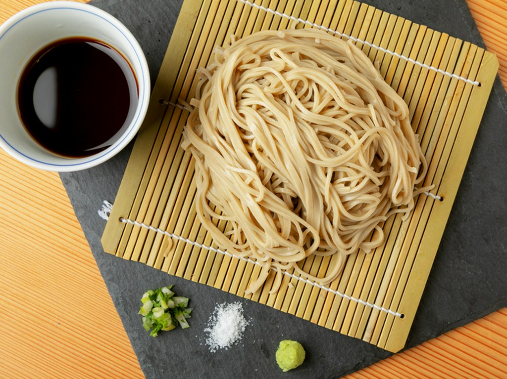 3種の魚介と昆布の旨み溢れるすっきりとした出汁