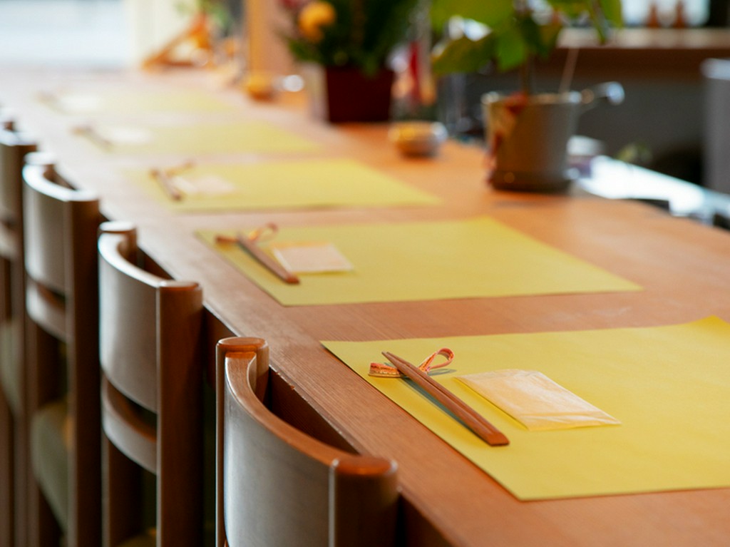 まるで自然の中にいるかのような、温かみのあるくつろぎの空間