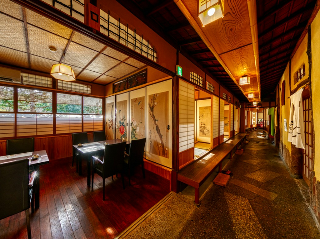 京都東山、円山公園内にある300年の歴史を誇る京町家