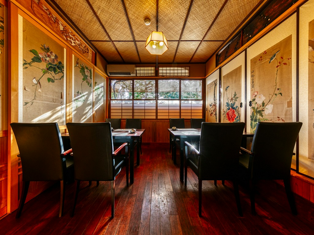 歴史を肌で感じる、しっとりとした大人のデート