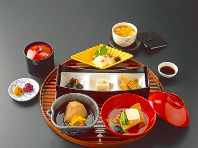 伝統的な京都の味を楽しめる『いもぼう御膳』