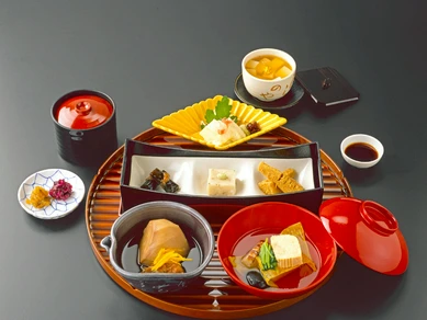 伝統的な京都の味を楽しめる『いもぼう御膳』