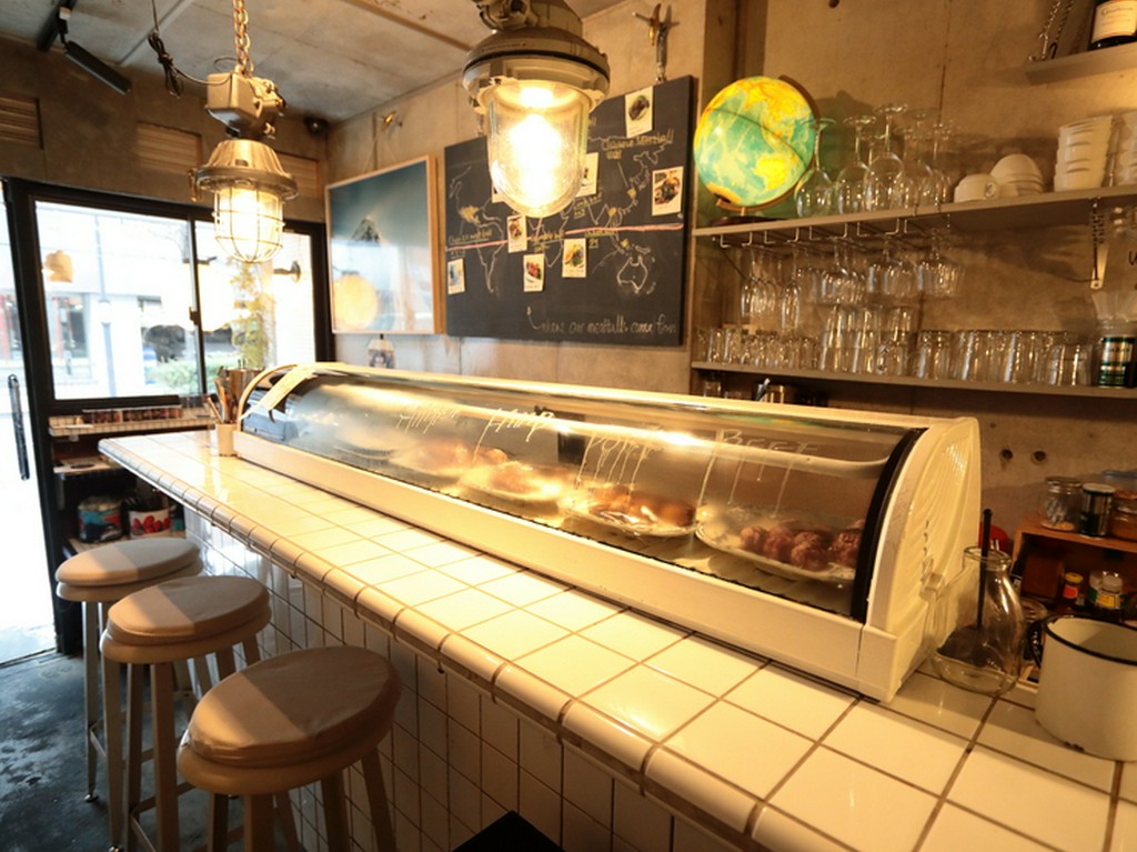 素敵な雑貨や照明が目を引く、カフェのような心地よい空間