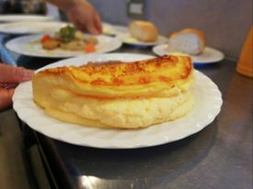 ふわっふわオムレツ上尾産野菜のラタトゥイユ添え