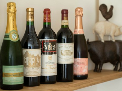 フランス産ワインを中心に、バリエーション豊かなドリンクを用意