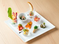 生パスタとメイン料理、更に3種のデザート盛り合わせも付いた贅沢でお得なコース　￥4,290税込