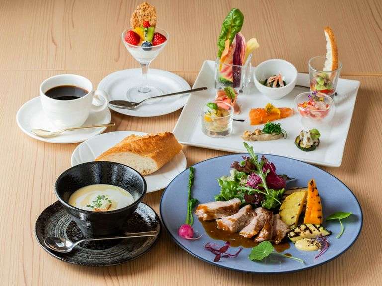 毎朝届く魚介をはじめとした、東北産の新鮮食材に自信あり