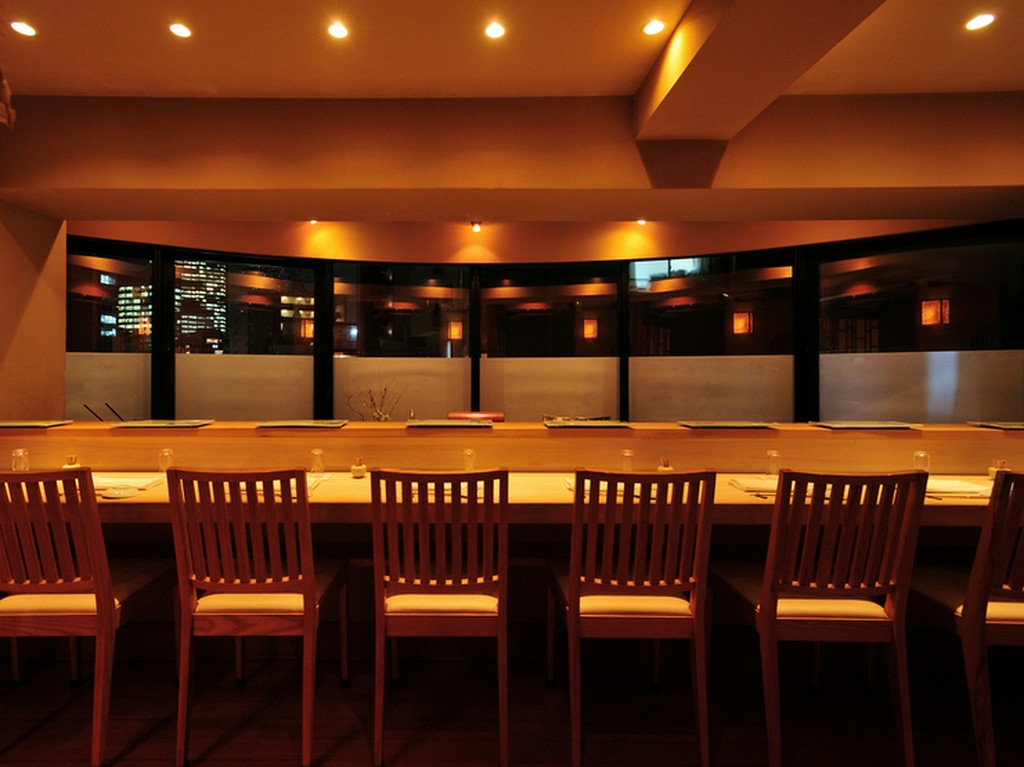 西麻布のマンションの一室とは思えぬ、温かなリラックス空間