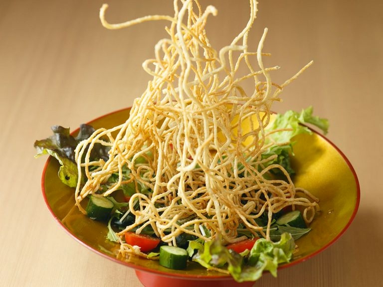 女子会向けの蕎麦を使ったカジュアルな品も多数