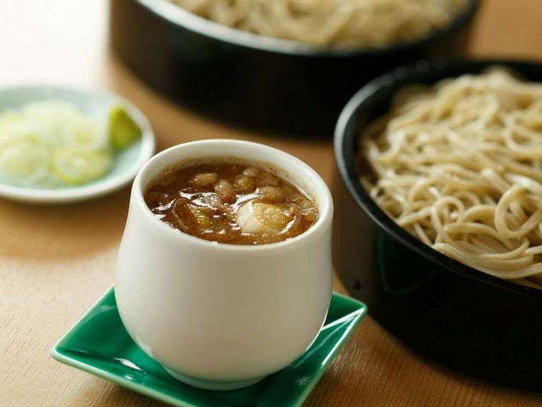 ひと口で、たっぷり楽しむ鴨の旨み『きざみ鴨せいろ』(平沼田中屋登録商標)