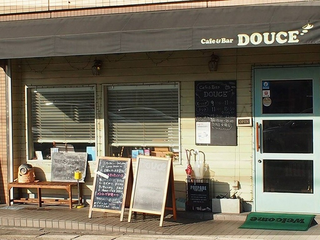 店の外観に、つい入りたくなるような雰囲気を感じられる