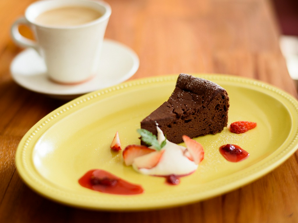 ショコラの風味もしっかりと感じられ、甘いものが苦手な方もぜひ『ガトーショコラ』