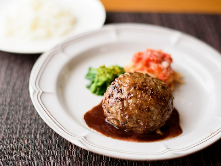 若狭牛100%のハンバーグステーキがメインメニュー『ステーク アッシェ<数量限定>』