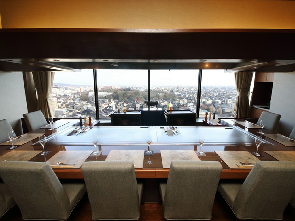 四季折々、さらには昼と夜とでも異なる美しさを望む