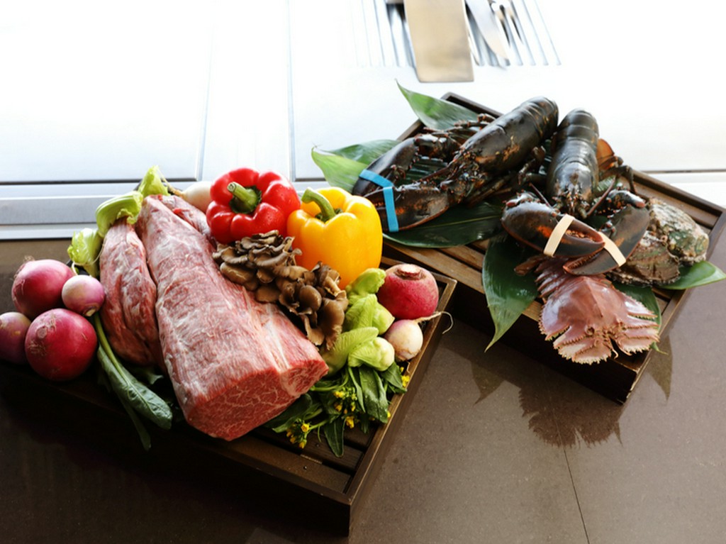 地元富山産の食材と各地方の食材、両方をバランス良く使用