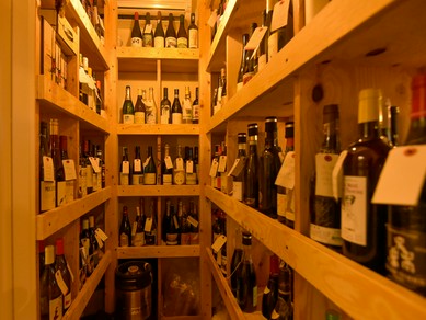 ナチュラルワイン を中心とした、料理に寄り添う優しいワイン