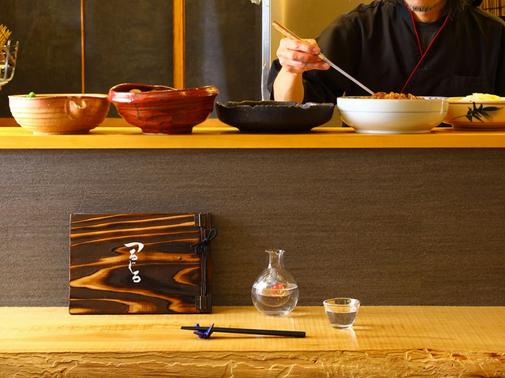 カウンター席で今宵はしっぽり…