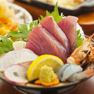 当日にあるおすすめの鮮魚を盛り合わせます。