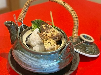 【煮物】松茸と鱧の土瓶蒸し