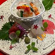 本日の鮮魚
本鮪
器入り
車海老 烏賊 にら
黄身醤油がけ
あしらい一式