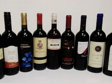 ワイン・発泡ワインなども各種取り揃えております