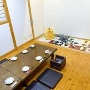 1Fは全席個室にリニューアル♪
2Fも、各種ご宴会などに最適な個室(座敷)も完備しております。お子様連れの方のお集りなどでも、お気軽にご利用下さいませ。