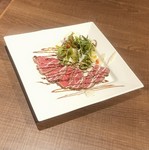 バルサミコソースで仕立てました。
※安心にお召し上がりいただくために、保健所の指導に従って調理しております。あくまで生物ですので（お子様、お年寄り、妊婦、体調のすぐれない方等はお控えください）