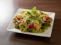 定番のシーザーサラダです。
基本的には高知のお野菜のみでお作りしてます。