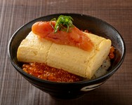 だしまきイクラ丼の上に明太子まで乗せちゃいました！
極上の三角食べフェスタが始まります♪