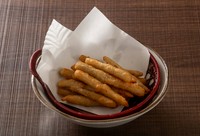 国産ごぼうをカリっと唐揚げに。
隠れた人気商品です。