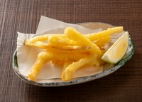 最近はイカの価格も高騰しております。
なんとかこのお値段で頑張っているうちにお召し上がりください。