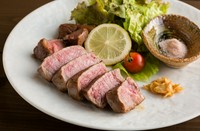 肉の旨みを凝縮！ほどけるような柔らか食感がクセになる『ヒレステーキ100ｇ』