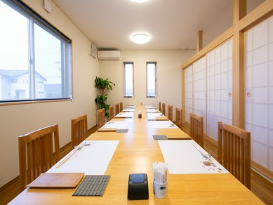 障子で大小に区切れる個室は、あらゆるシーンに対応可能
