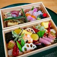 お蔭様で大好評！
和食の技の詰まった、まるでおせち料理のような贅沢セット。