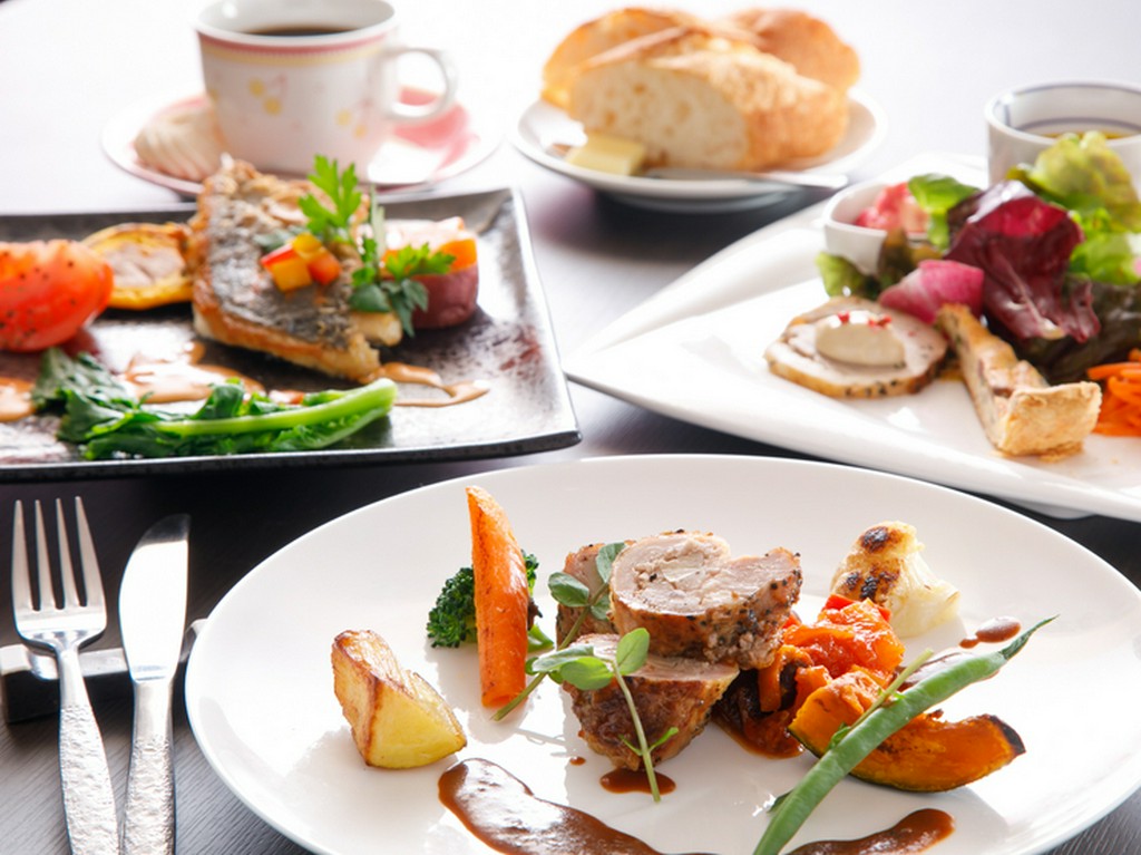 熟練のオーナーシェフによる“大衆フレンチ”で旬を味わう