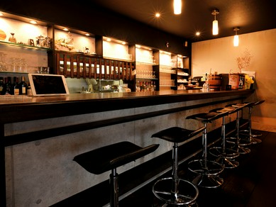 カクテルやビールも自慢!!　サントリー認定の「樽生達人の店」