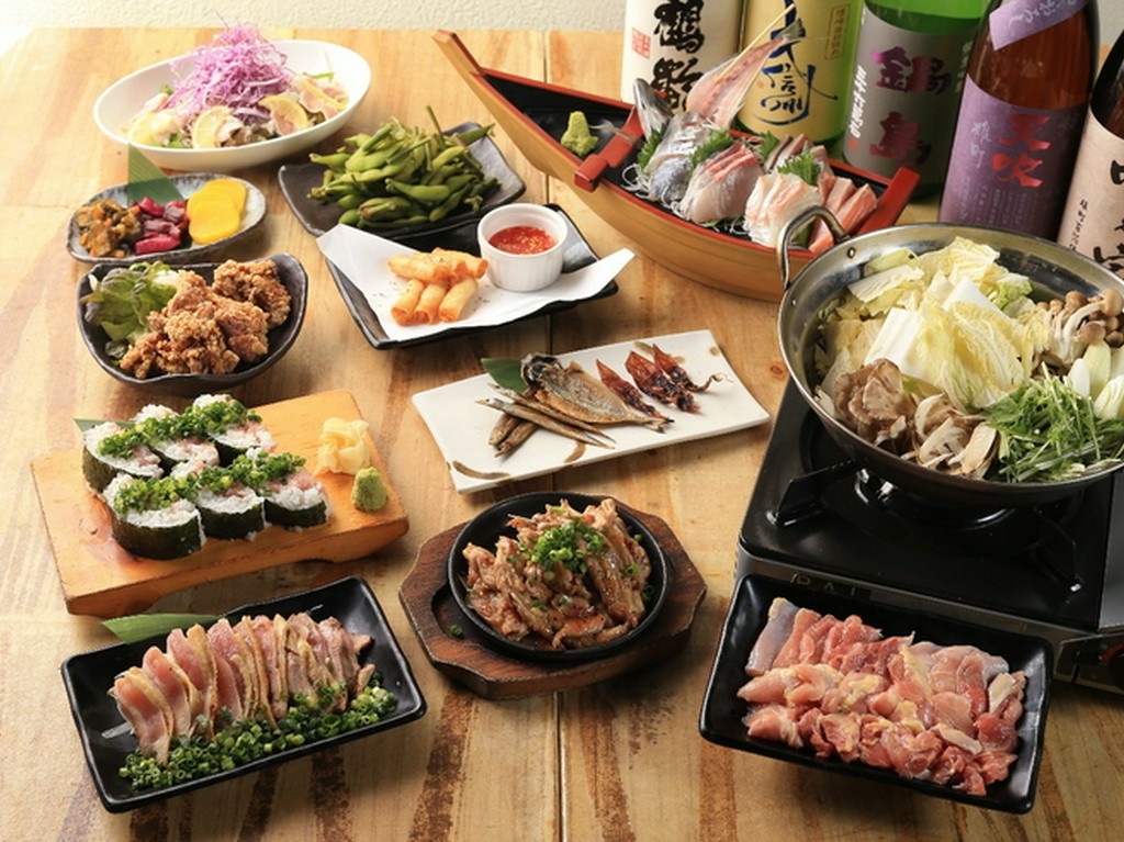 厳選刺身4点盛りや、軍鶏のたたきポン酢.海鮮も軍鶏も盛りだくさんのコースになっております！