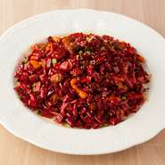 料理の辛さだけでなく美味しさも引き出すために、唐辛子は四川から直接取り寄せて使用しています。唐辛子のカプサイシンパワーが美と健康の促進にも繋がり、女性にとって嬉しい効果があります。