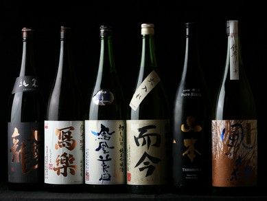 月替わりで日本酒を用意、一杯に季節を感じて楽しむ