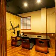 厳選されたお肉に飲み放題付きのプランを用意。今年最後の宴会は【外苑】で、贅沢に焼肉パーティーをしてみませんか。4人から最大60人まで、予約受付中です。