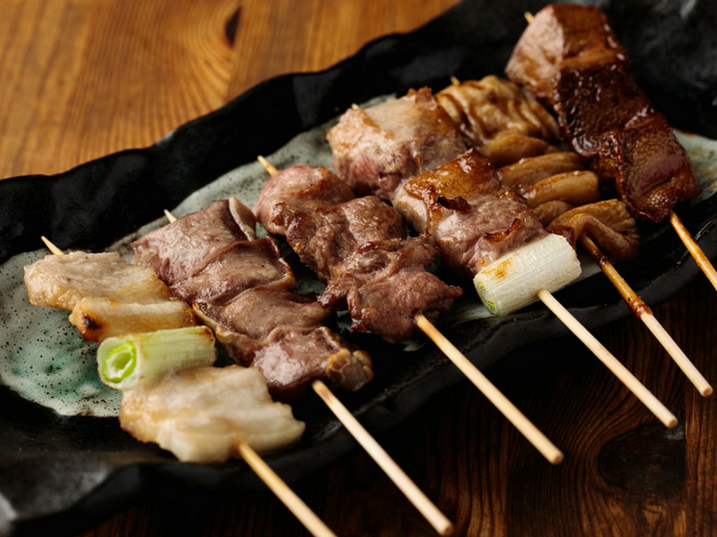 一口食せば、肉汁とともに、肉の旨みが口いっぱいに広がる『やきとん』