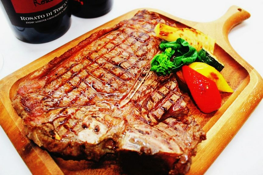 アメリカ産 アンガス牛のTボーンステーキ