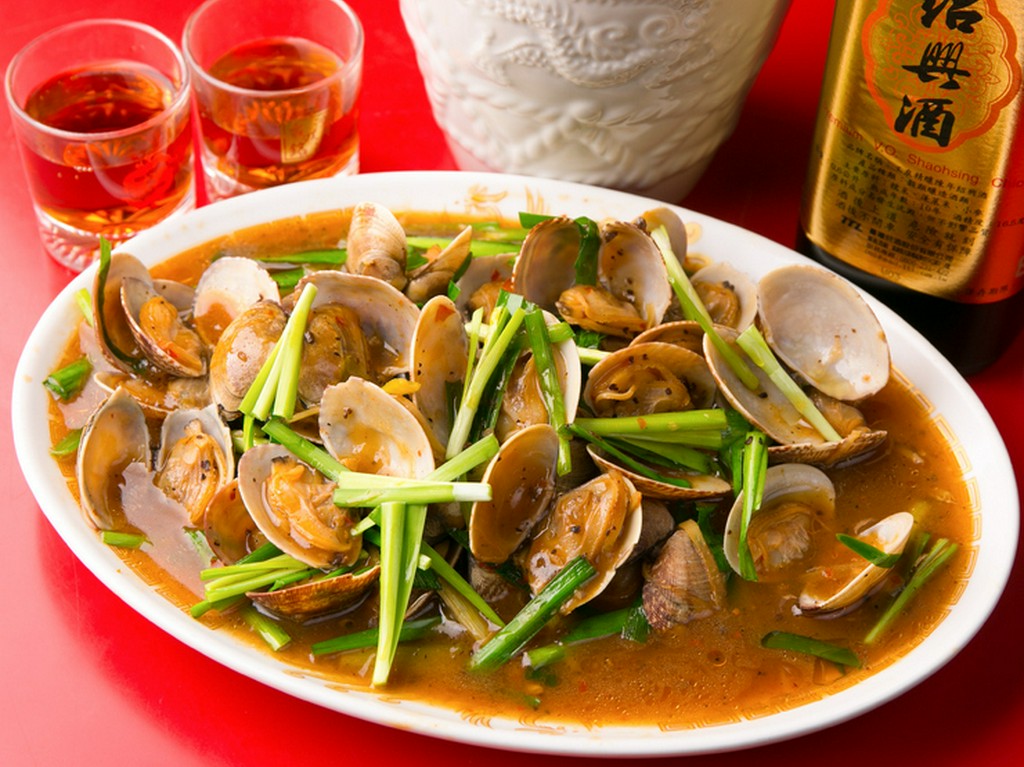 程よいピリ辛さに食欲がそそられる『アサリ炒め』