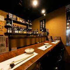 気さくな店主との会話を交えながら、ゆるりと酔いしれるひと時