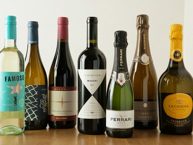 イタリア産を中心に多彩なワインが揃い、嬉しいコスパでご提供