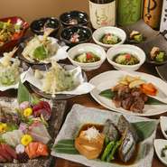 旬の食材を楽しめる和食をメインに、日本酒も多数用意されています。ボックス席での少人数宴会はもちろん、個室の宴会は最大40名まで可能。三重で宴会は【居酒屋　友蔵】で決まりです！