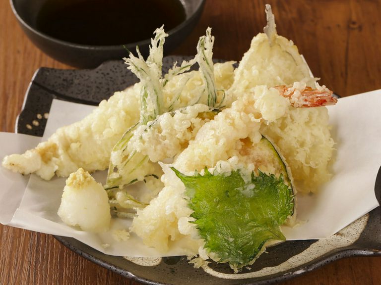 厳選食材をふんだんに使用した揚げたて『天ぷら盛り合わせ』