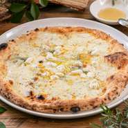 （ゴルゴンゾーラ・リコッタ・タレッジョ・モッツァレラ）